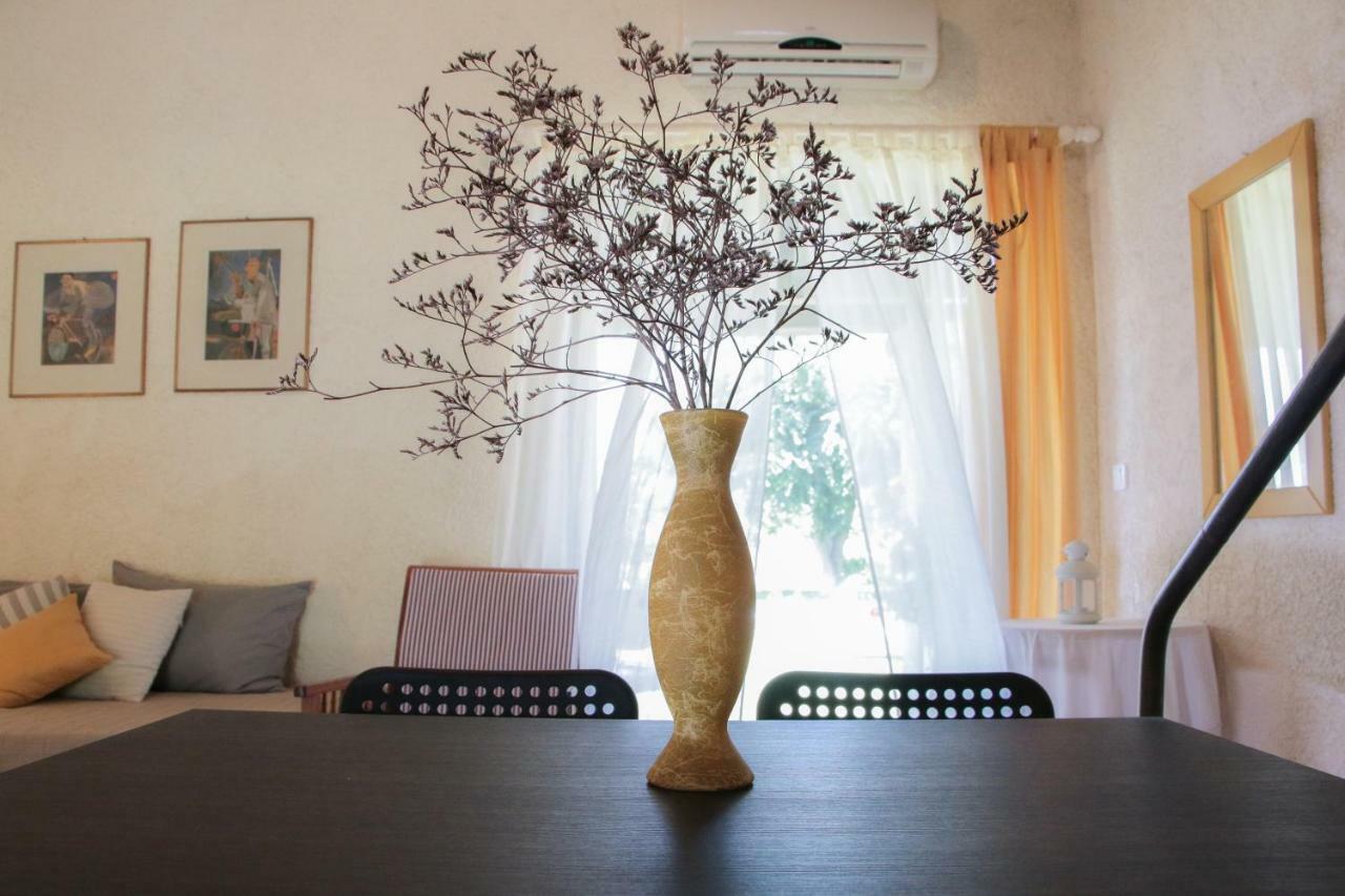 אצ'ארבי Lefkes Apartments מראה חיצוני תמונה