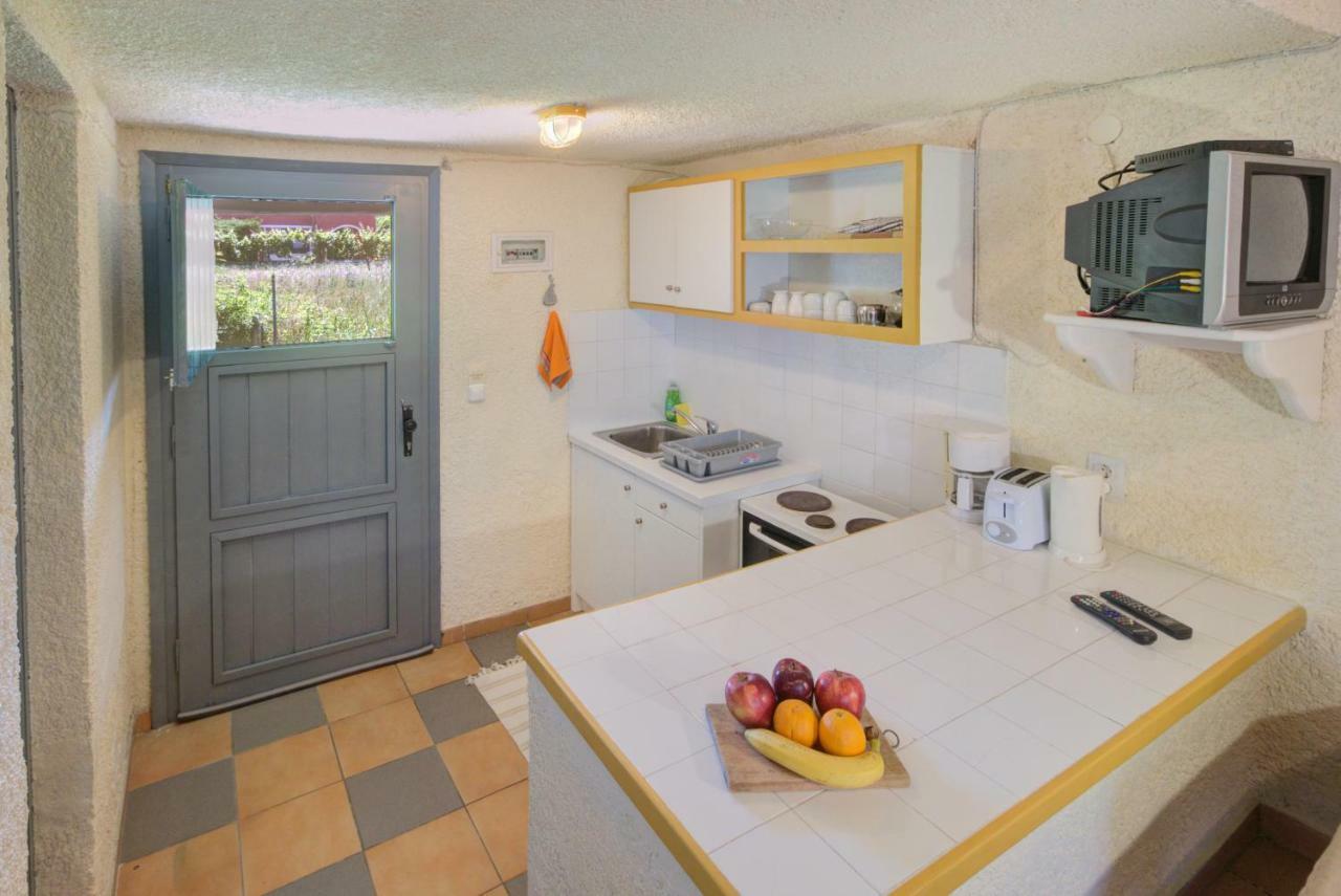 אצ'ארבי Lefkes Apartments מראה חיצוני תמונה