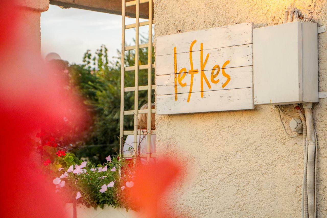 אצ'ארבי Lefkes Apartments מראה חיצוני תמונה