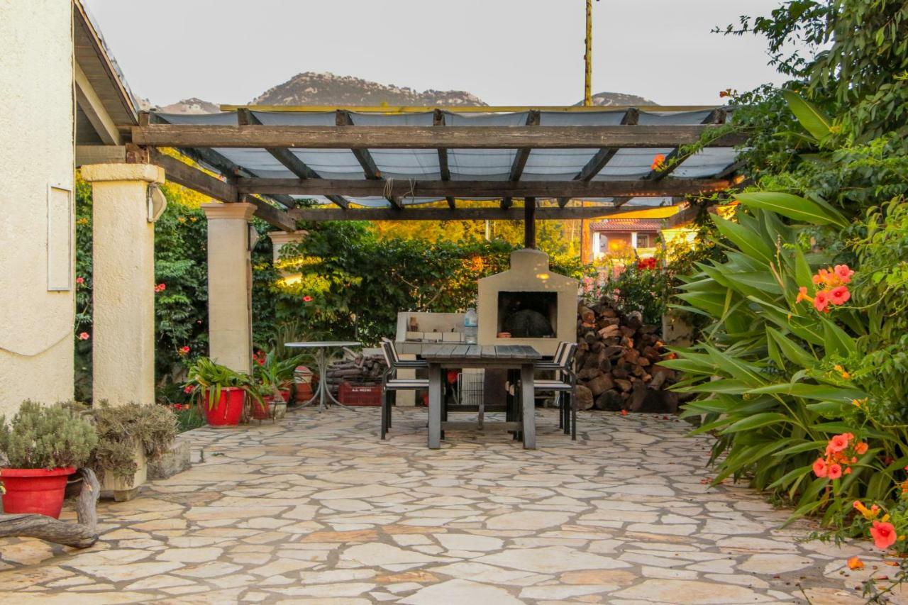 אצ'ארבי Lefkes Apartments מראה חיצוני תמונה